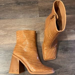 Circus By Sam Edelman Layla Bootie Size 9